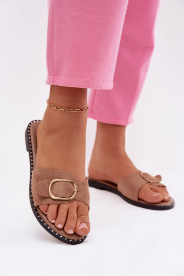 Dámske šľapky s širokými podpätkami a zlatými sponami hnedé Selivelle