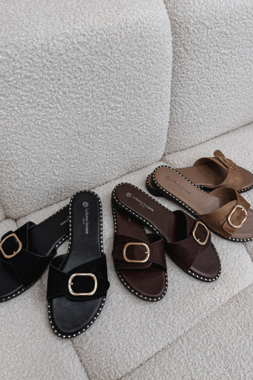 Dámske šľapky s širokými podpätkami a zlatými sponami hnedé Selivelle