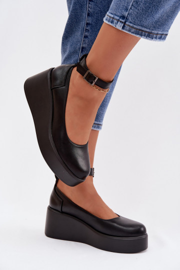 Dámske čierne topánky na platforme s remienkami Belvissa