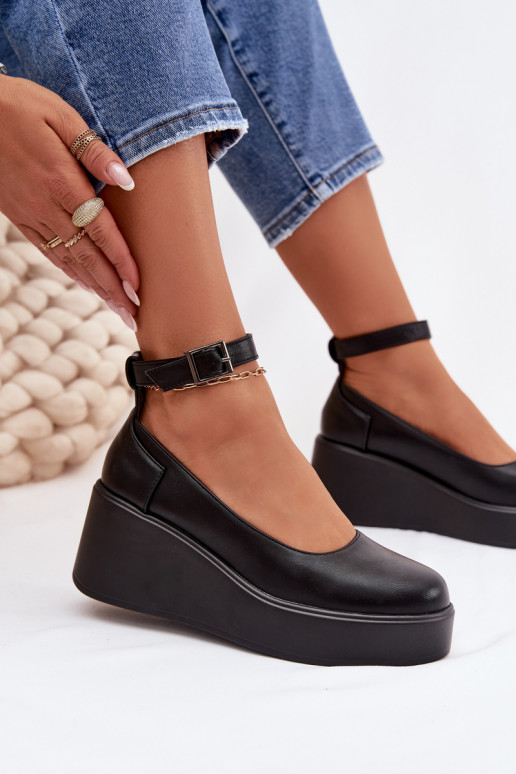 Dámske čierne topánky na platforme s remienkami Belvissa