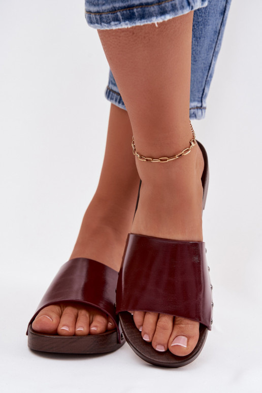 Dámske papuče s nitmi so širokými podpätkami bordová Brinalle