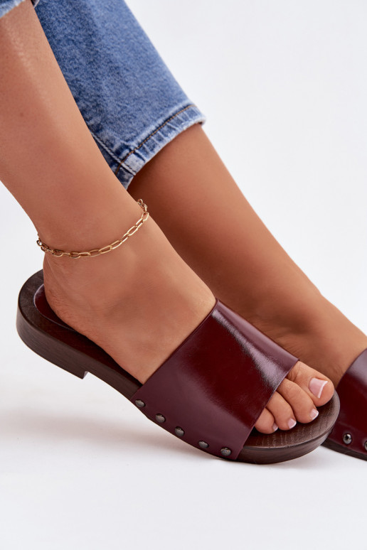 Dámske papuče s nitmi so širokými podpätkami bordová Brinalle