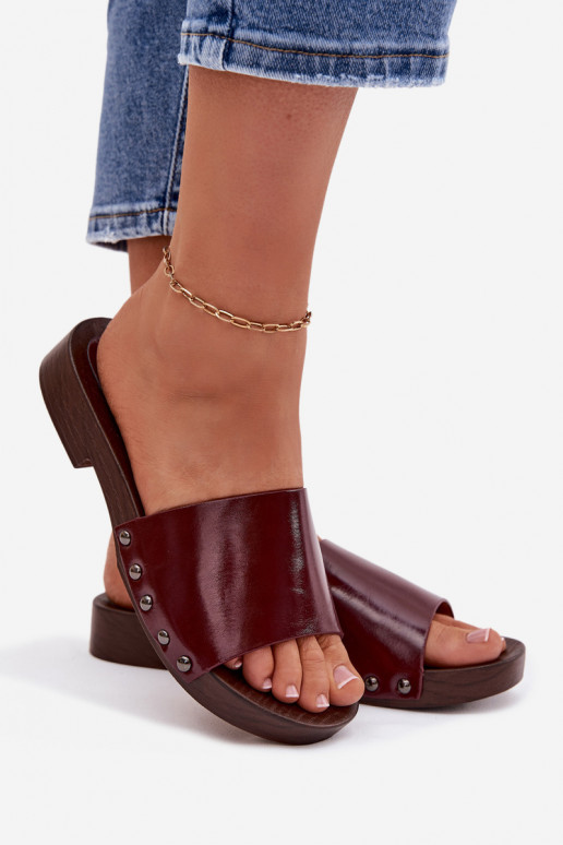 Dámske papuče s nitmi so širokými podpätkami bordová Brinalle