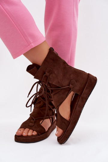 Dámske sandále z eko semišuoIne s čižmami I INiązaniem CzekoladoIne Ferlisse 2
