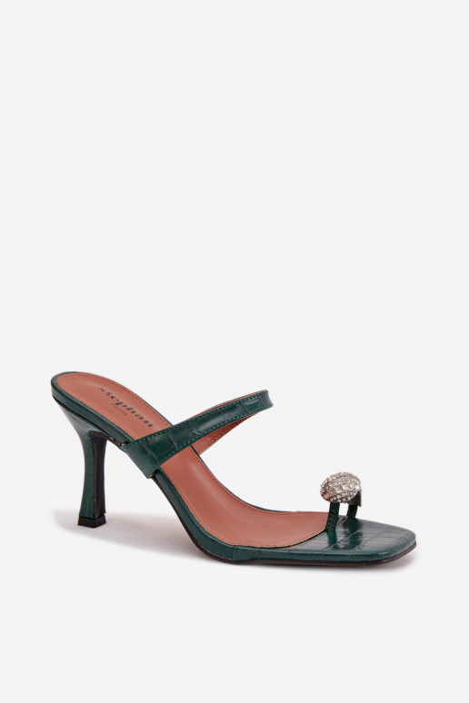 Dámske papuče v farbe fľaškového zeleného s tenkými podpätkami a ozdobnými detailmi Lorissa