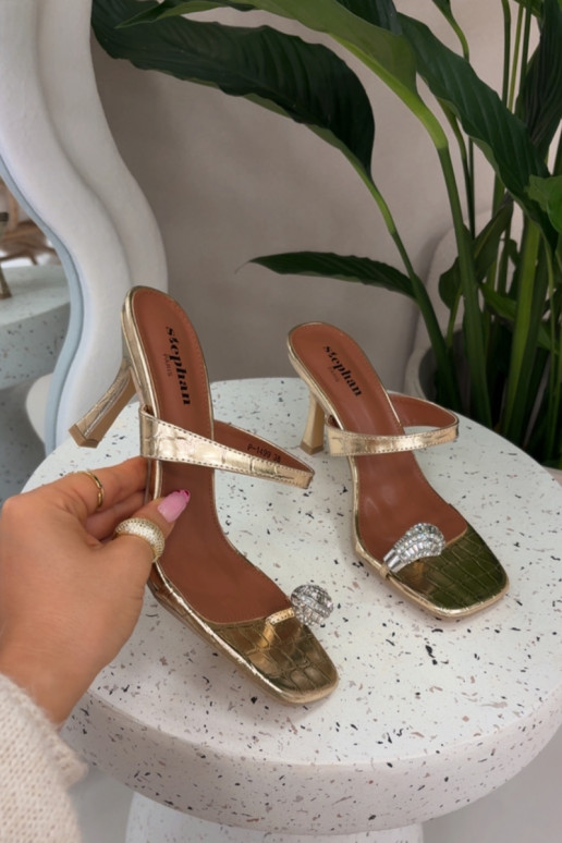 Dámske zlaté papuče s tenkými podpätkami a ozdobnými detailmi Lorissa