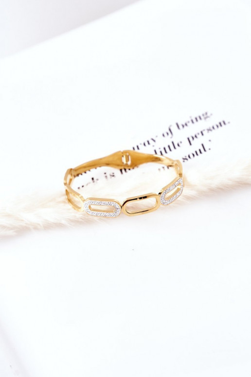 Oceľový náramok s trblietavými otvormi zlatej farby