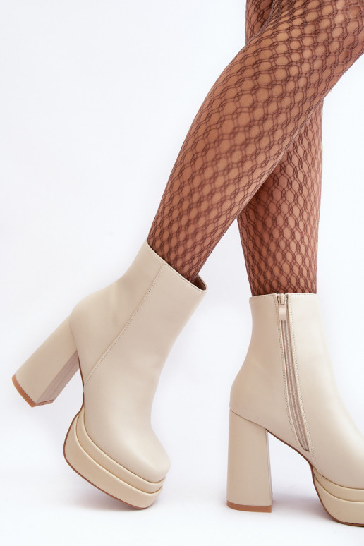 Dámske Čižmy Zapnuté Vysokom Poste a platforma slonovina Sandstra