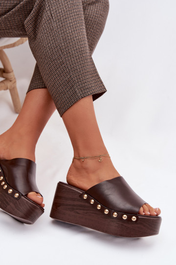 Dámske papuče Zapnuté INedge a platforma Ze zlatej farbymi Svorníky CzekoladoIne Farinelle