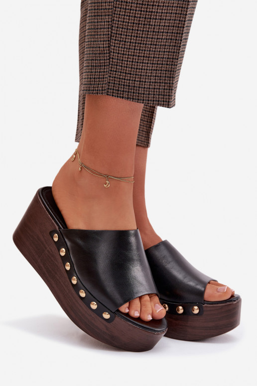 Dámske papuče Zapnuté INedge a platforma Ze zlatej farbymi Svorníky čierna Farinelle