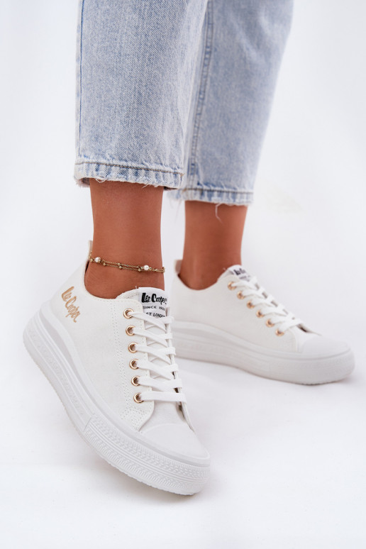 Bežná obuv s platformou Lee Cooper LCIN-24-44-2462L biela farba