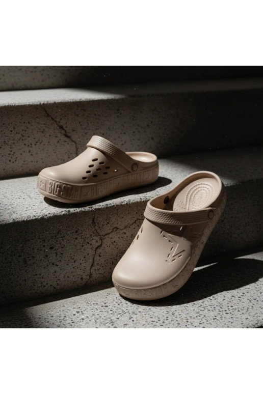 Papuče Dreváky Dámske Ľahké papuče Big Star TT274A083 béžová