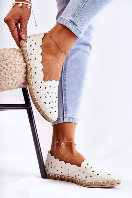 Dámske Trvalý model Balerínky s kvetmi biela farba Vennice