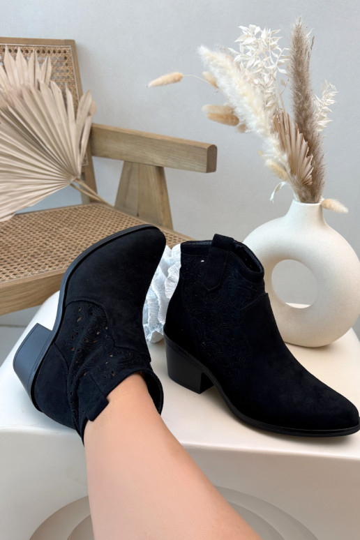 Ažúrové dámske cowboyské čižmy s podpätkami S.Barski HY61-8012 čierne