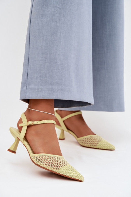 Dámske sandále s podpätkami s mriežkou žltá Brilora