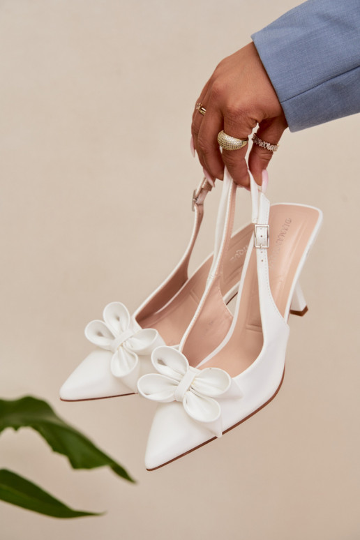 Dámske sandále s tenkými podpätkami so stuhami biela farba Jonera