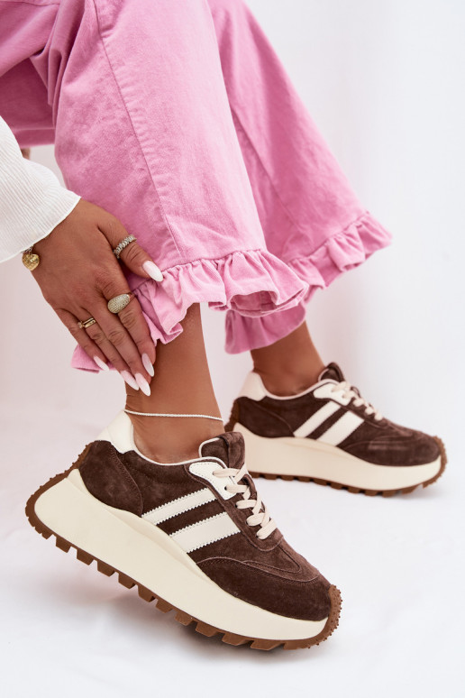 Tenisky model obuvi zo semišu s platformou D&A GR61-5986 CzekoladoIne