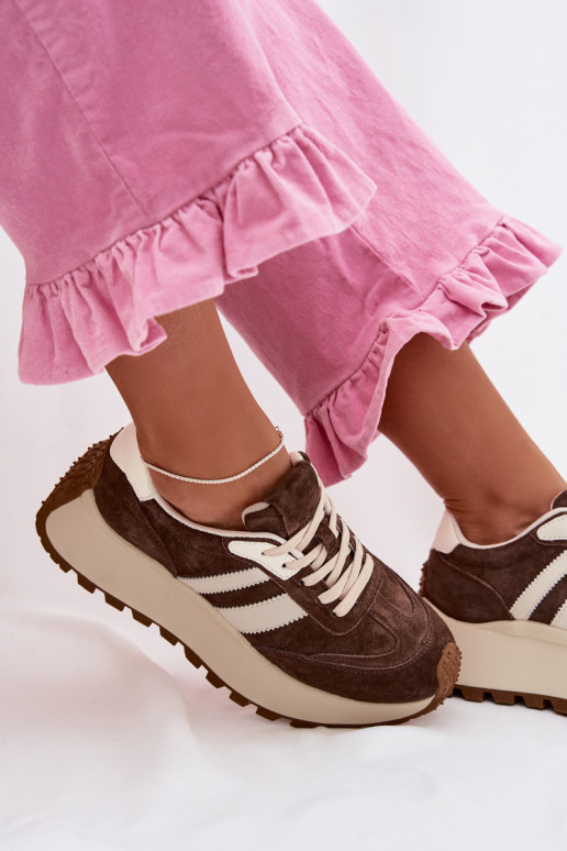 Tenisky model obuvi zo semišu s platformou D&A GR61-5986 CzekoladoIne