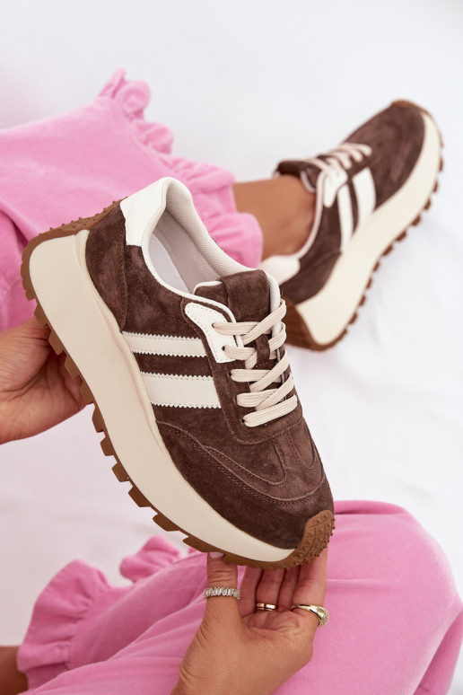 Tenisky model obuvi zo semišu s platformou D&A GR61-5986 CzekoladoIne