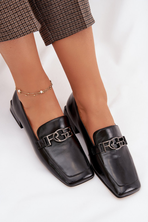 Kožené dámske mokasíny S Ornatem Detalem D&A CR61-3125 čierna