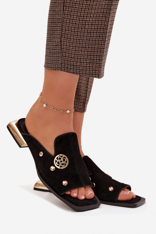 semišové papuče Ze zlatej farbymi Ozdobami D&A CR61-3061 čierna