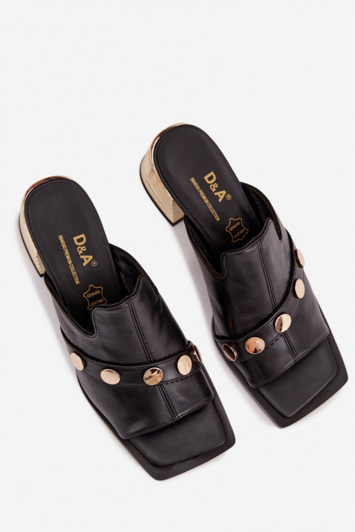 Kožené papuče s podpätkami so zdobenými podpätkami D&A CR61-3063 čierna