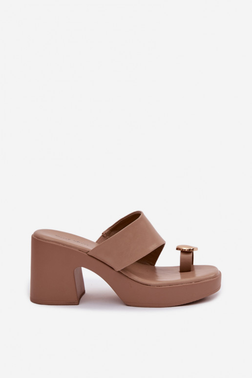 Dámske papuče Zapnuté SłupkoInym Obcasie Ze zlatej farbym Detalem béžová Sinora