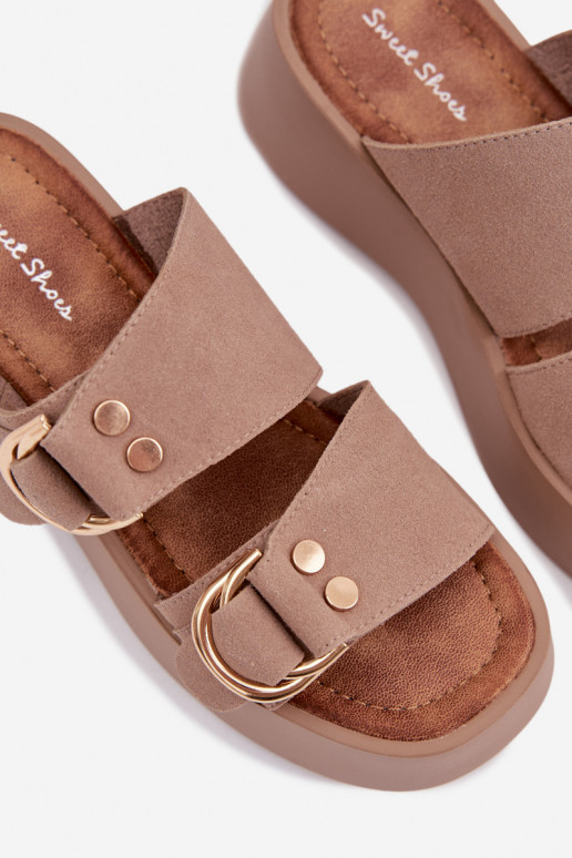 Dámske papuče s platformou Ze zlatej farbymi s prackamimi béžová Nelirae