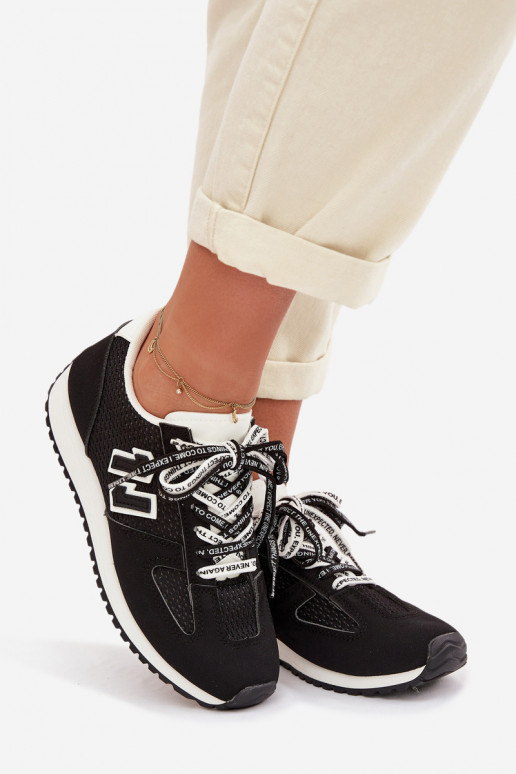 Tenisky model obuvi Dámske S Ornatem Šnurovaniem čierna Henira