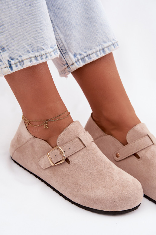 Dámske topánky z umelej kože so zlatými prackami pieskovej farby Ismora