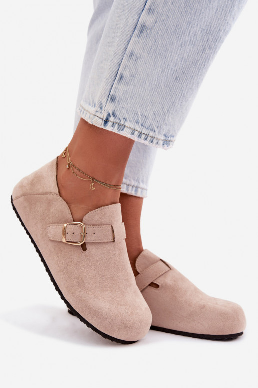 Dámske topánky z umelej kože so zlatými prackami pieskovej farby Ismora