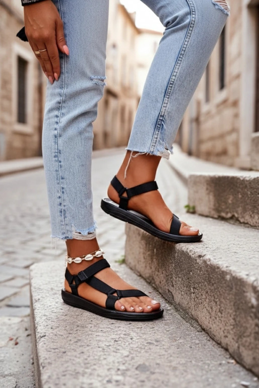 Sandále v športovom štýle čiernej farby Ultimate