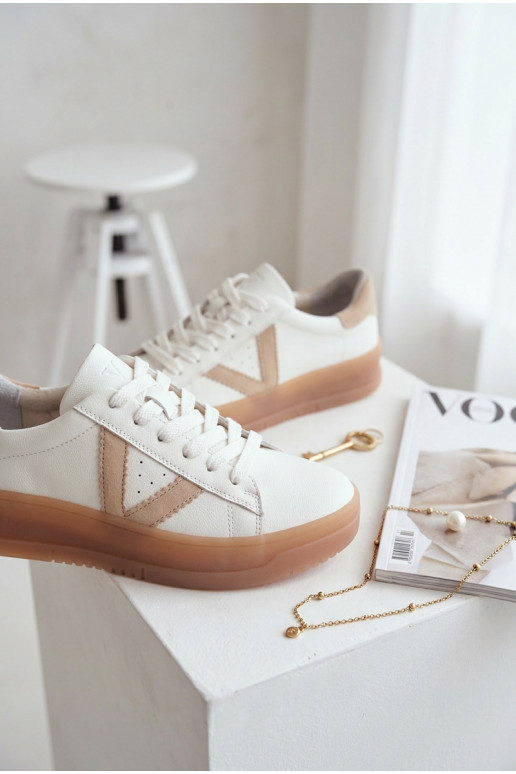 Tenisky model obuvi DámskeZapnutéturalnej Skóry s platformou Vinceza 79597 biela farba