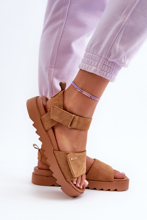 Dámske Semišové sandále s platformou Big Star NN274705 Hnedá farba