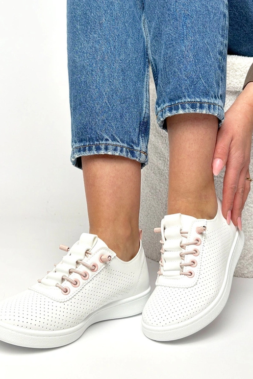 Biele vyberateľné perforované tenisky...