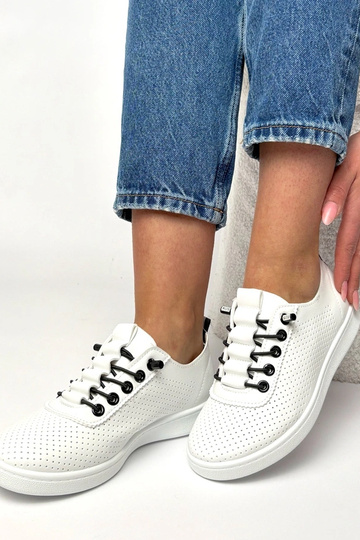 Biele vyberateľné... 2