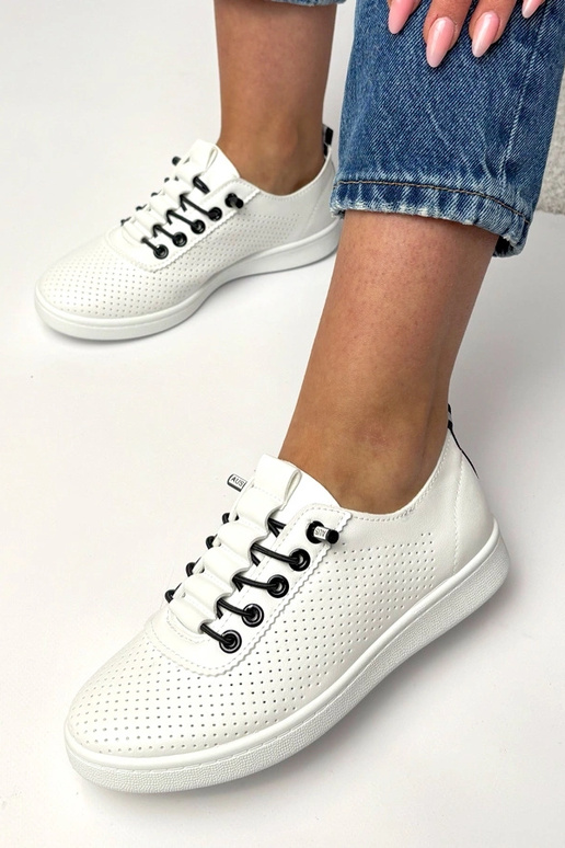 Biele vyberateľné perforované tenisky...