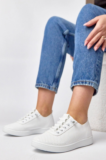 Biele vyberateľné...