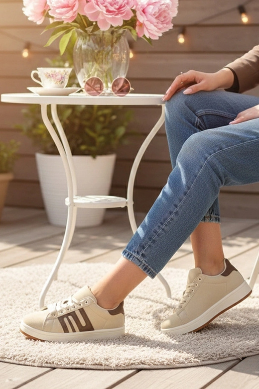 Pieskové každodenné tenisky Delphine