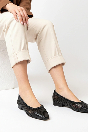 Čierne čipkované balerínky...