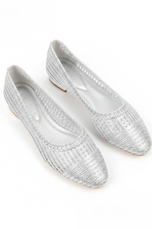 Strieborné čipkované balerínky s...