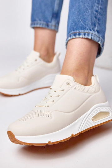 Svetlo piesková farba... 2