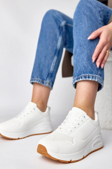 Biele tenisky s hrubou...