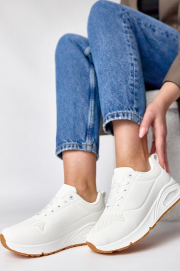 Biele tenisky s hrubou... 2