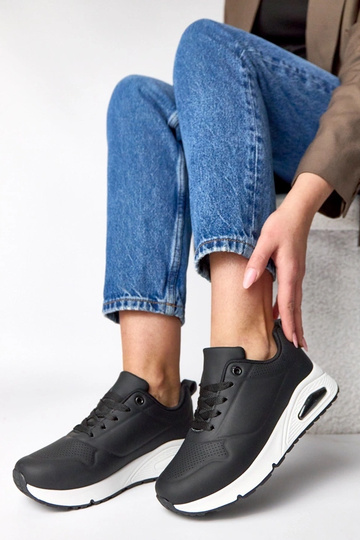 Čierne tenisky s hrubou... 2