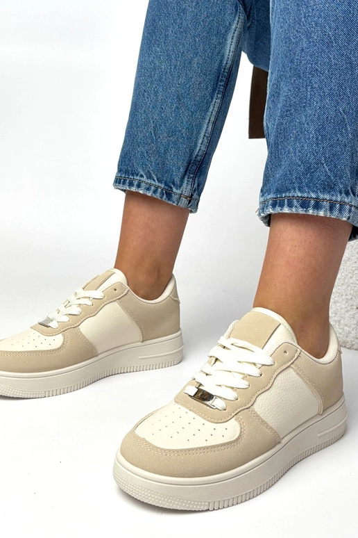 Svetlo piesková farba tenisky na...