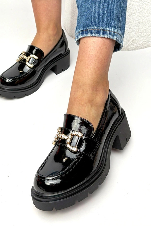 Čierne lakované mokasíny s podpätkom...