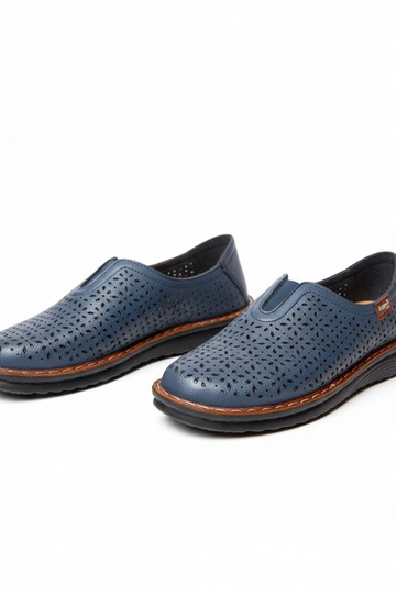 Tmavomodré perforované...