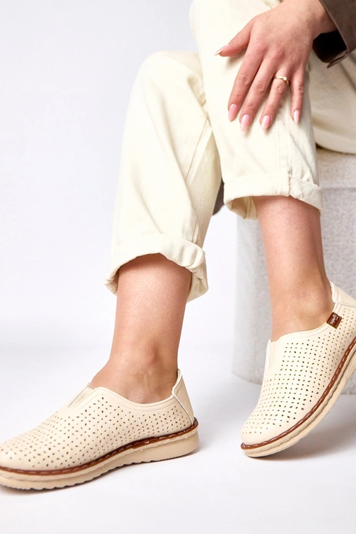 Krémové perforované poltopánky Rosa