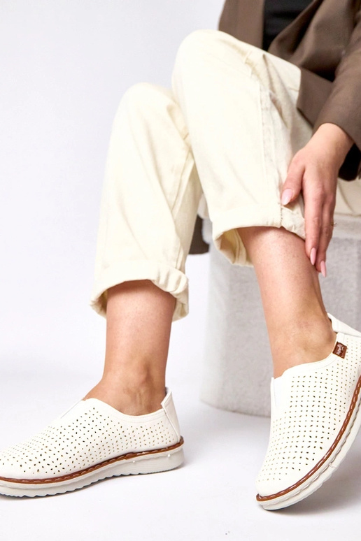 Biele perforované poltopánky Rosa